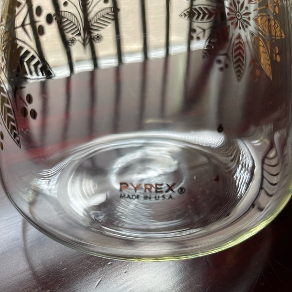 Rare Pyrex Poinsettia Carafe Coffee Pot 10 Cups - Picture 5 of 9